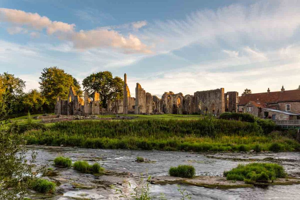 This image has an empty alt attribute; its file name is finchale-priory.jpg